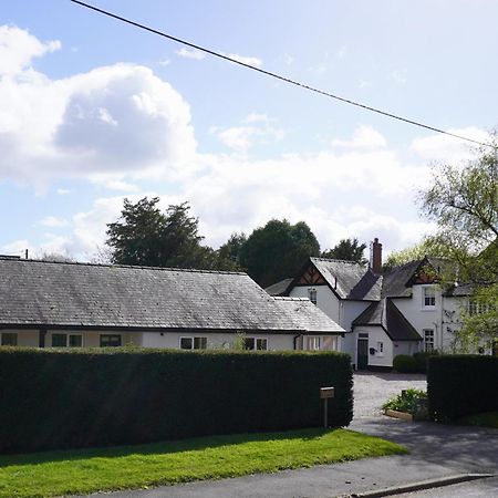 The Old Vicarage Self-Contained Apartments Lydbury North Exterior photo