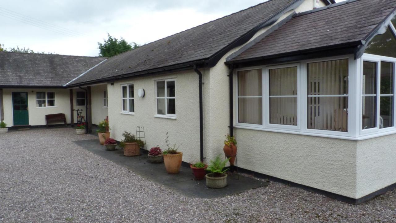 The Old Vicarage Self-Contained Apartments Lydbury North Exterior photo