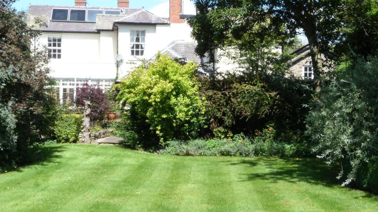 The Old Vicarage Self-Contained Apartments Lydbury North Exterior photo