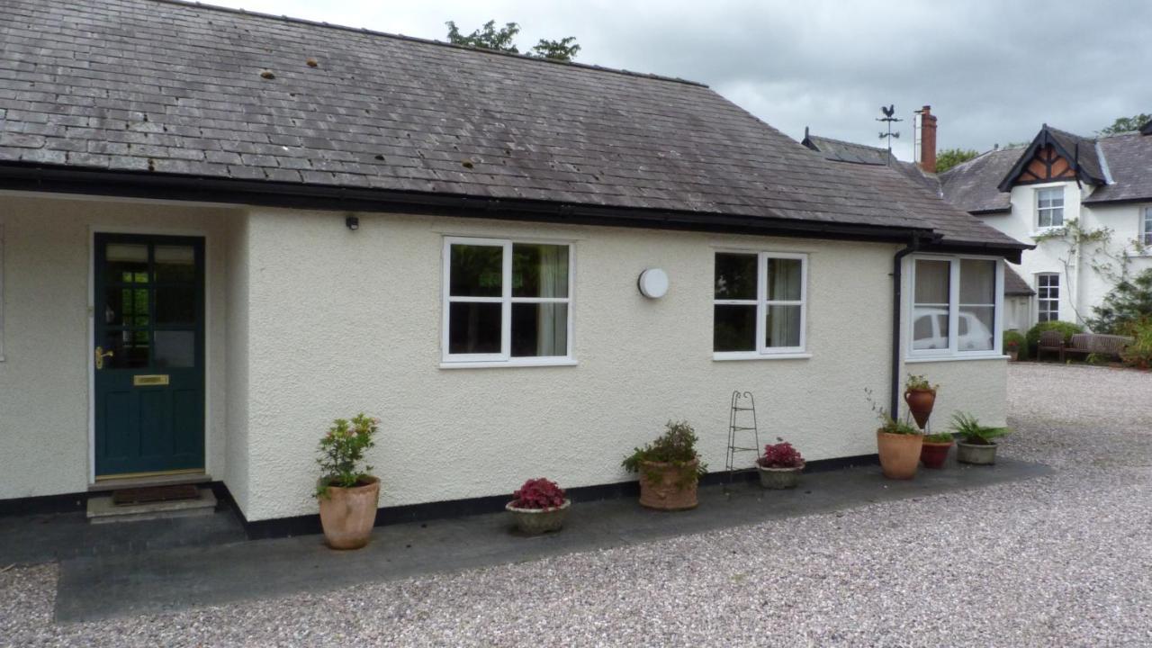 The Old Vicarage Self-Contained Apartments Lydbury North Exterior photo