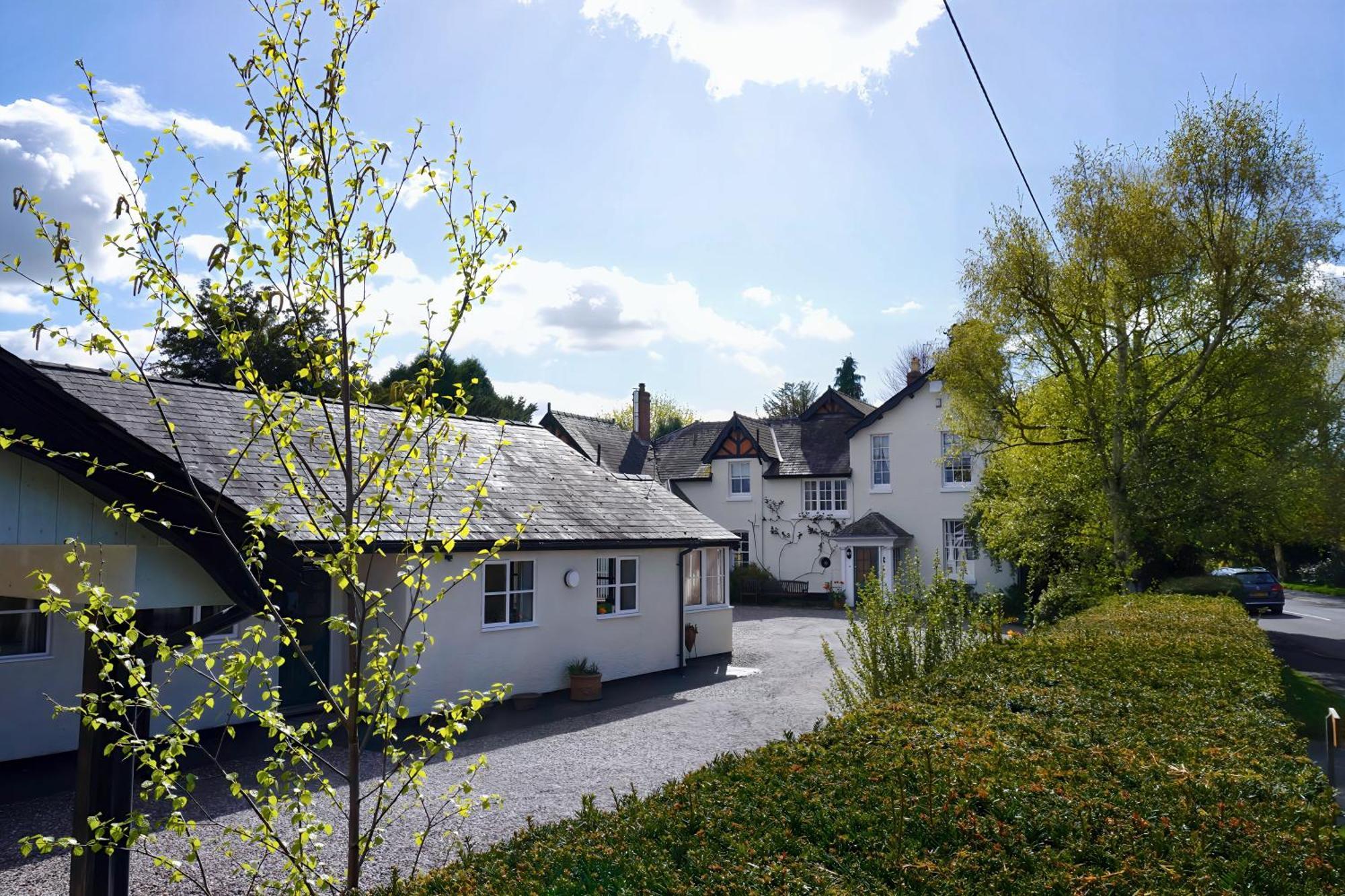 The Old Vicarage Self-Contained Apartments Lydbury North Exterior photo