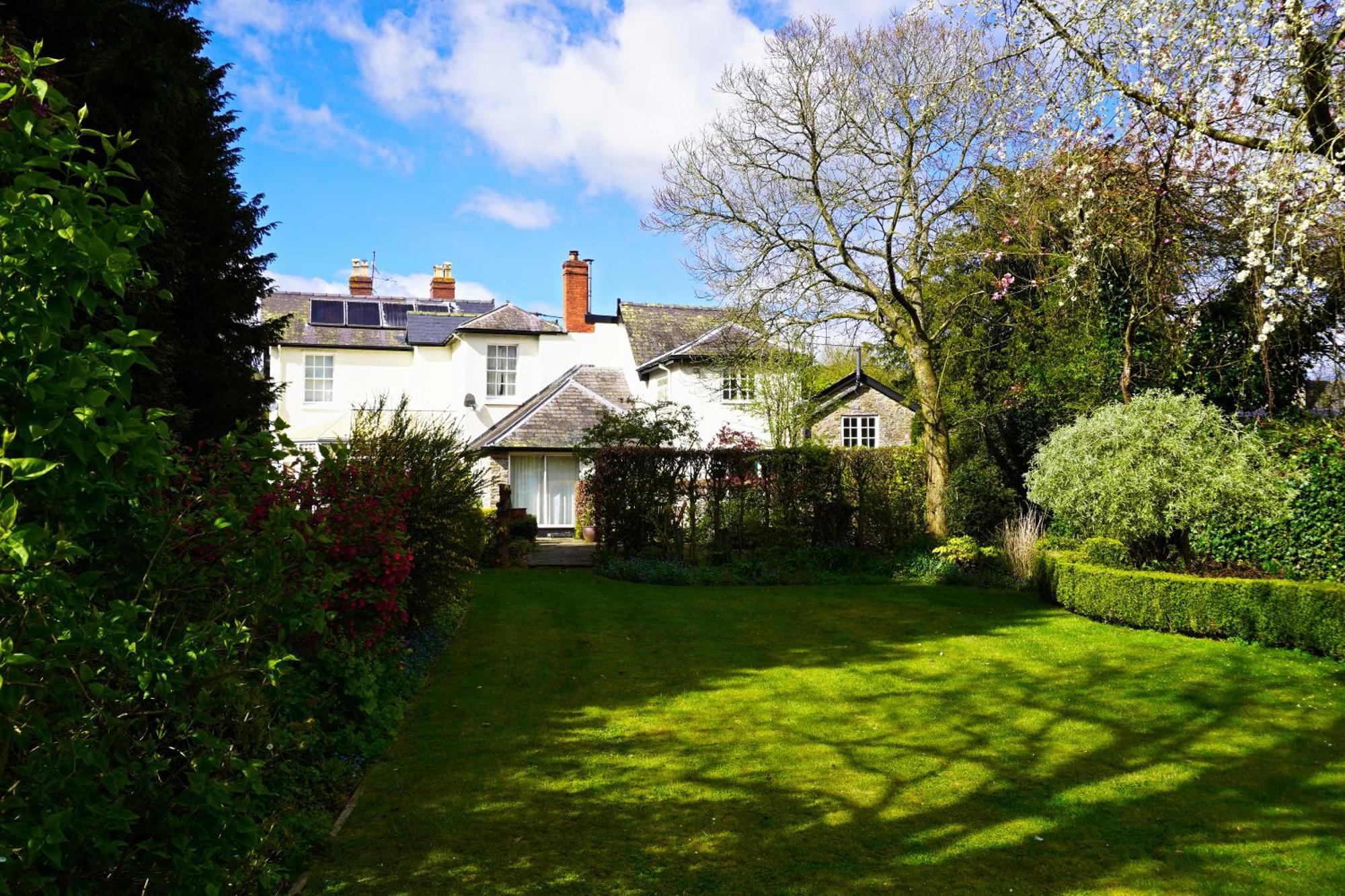 The Old Vicarage Self-Contained Apartments Lydbury North Exterior photo