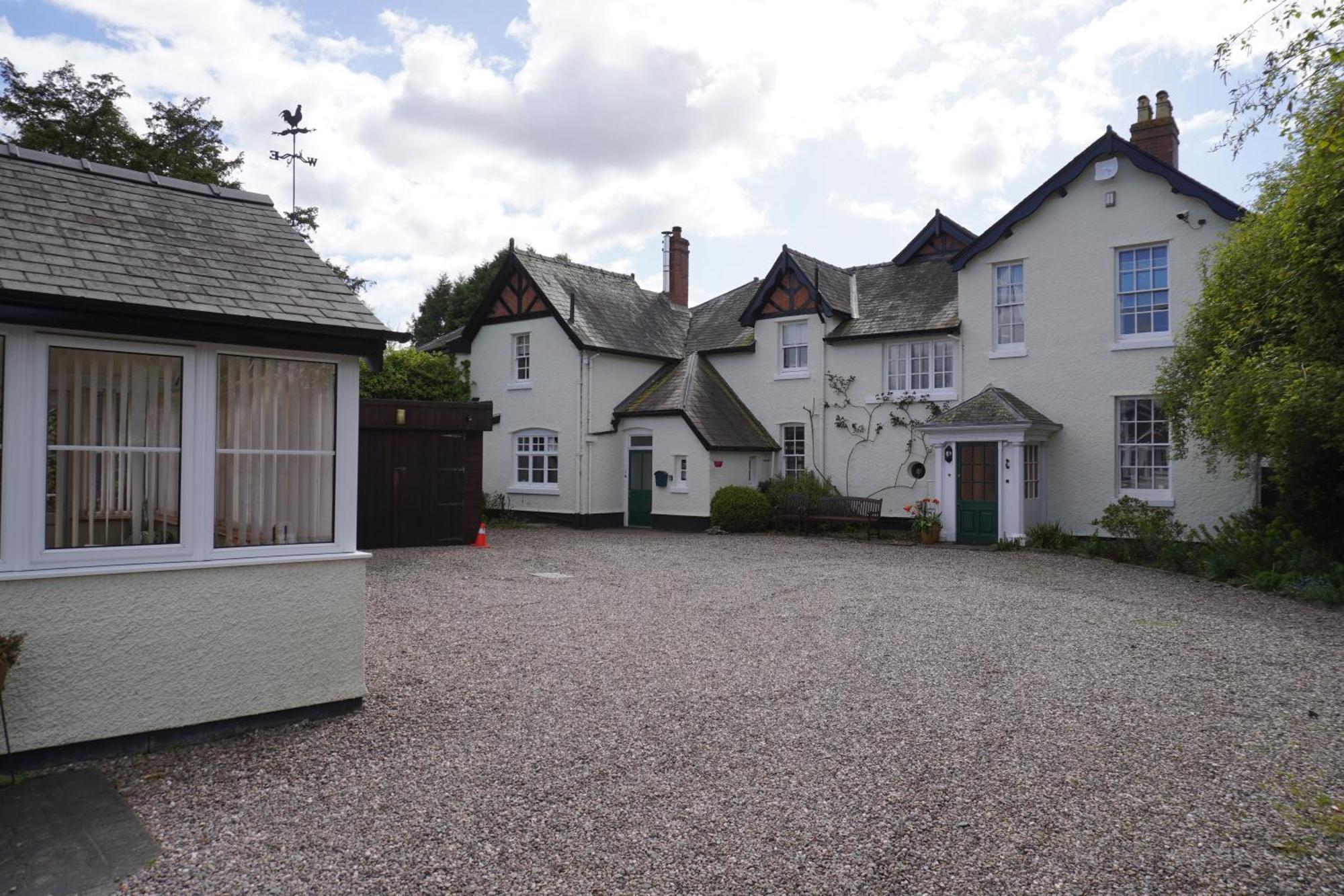 The Old Vicarage Self-Contained Apartments Lydbury North Exterior photo